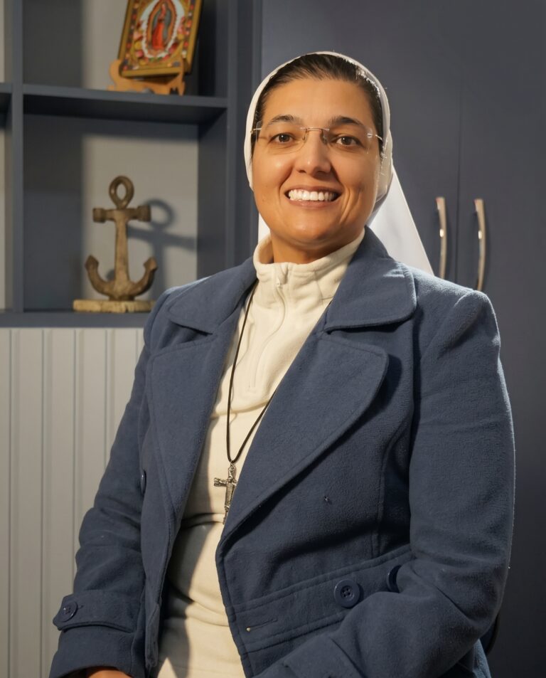 Irmã Silvia Cristina Maia, CR